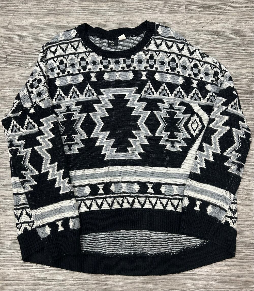 BDG Urban Outfitters Black Gray Aztec Geometric Print Knit Sweater Size S